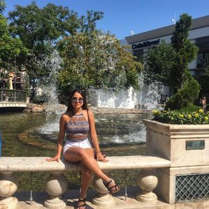 Meet your Posher, Ari